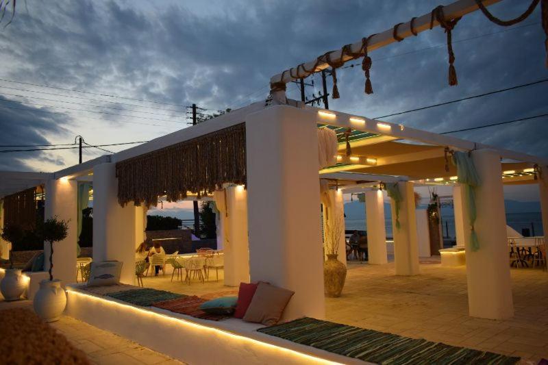 Marzi Beach And Bungalows Hotel Kokkónion Exterior foto