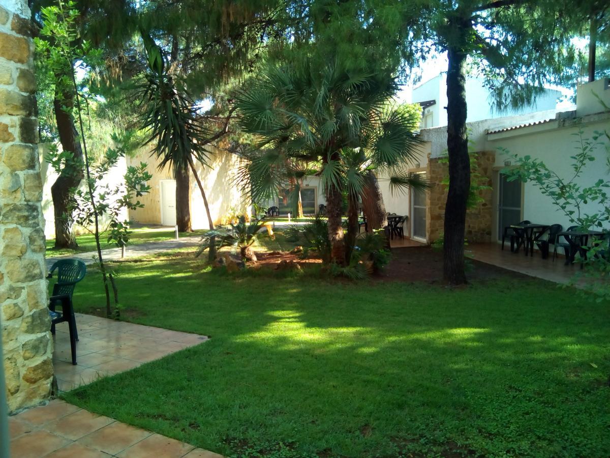 Marzi Beach And Bungalows Hotel Kokkónion Exterior foto